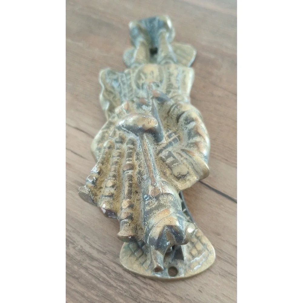 VTG Brass Relief Modeled Scottish Bagpiper Door Knocker 5.5